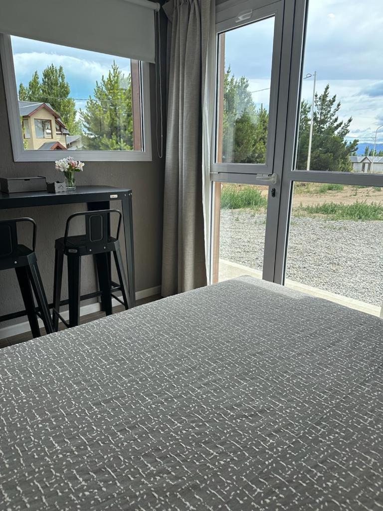Tierra Tehuelche Hosteria Y Aparts El Calafate Exterior photo
