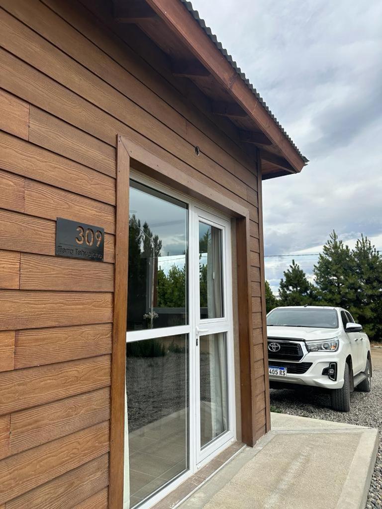 Tierra Tehuelche Hosteria Y Aparts El Calafate Exterior photo