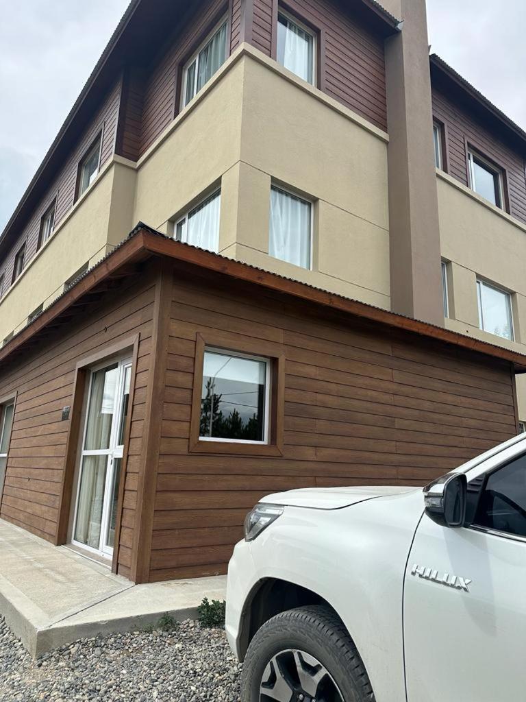 Tierra Tehuelche Hosteria Y Aparts El Calafate Exterior photo